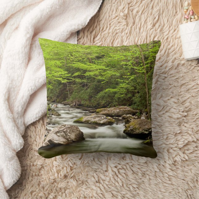 Coussin Fourche droite traverse la forêt (Couverture)