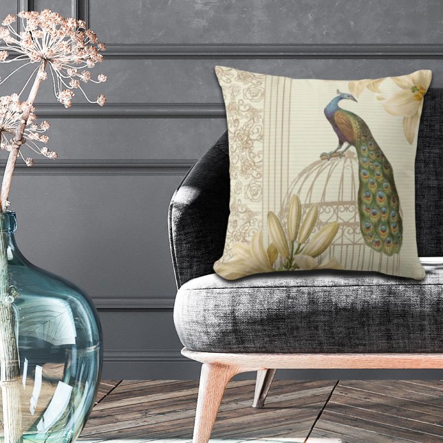 Coussin francais lys botaniques vintage Peacock (french country botanical lily vintage Peacock Throw Pillow)