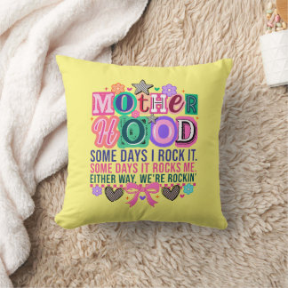 Coussin Fun Rockin Motherhood word art 