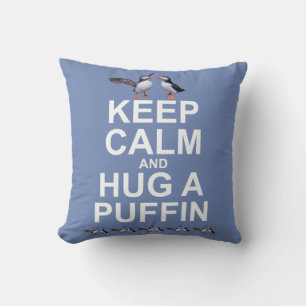 Coussin Garde ton calme et câline un macareux Pillow (Bleu