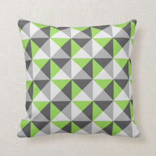 Coussin géométrique gris de triangles de vert de