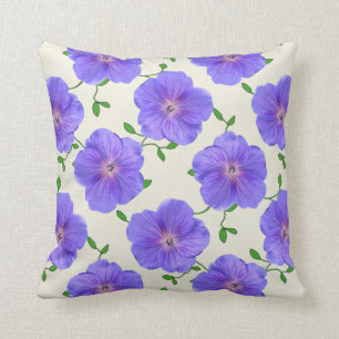 Coussin Géranium bleu de fleur sur toute couleur