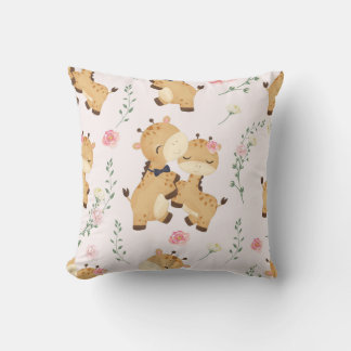 Coussin Giraffes romantiques aux accents floraux