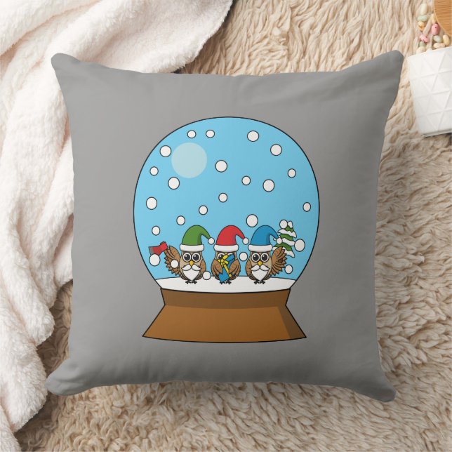 Coussin Globe des neiges avec trois Chouettes Gnomes (Couverture)