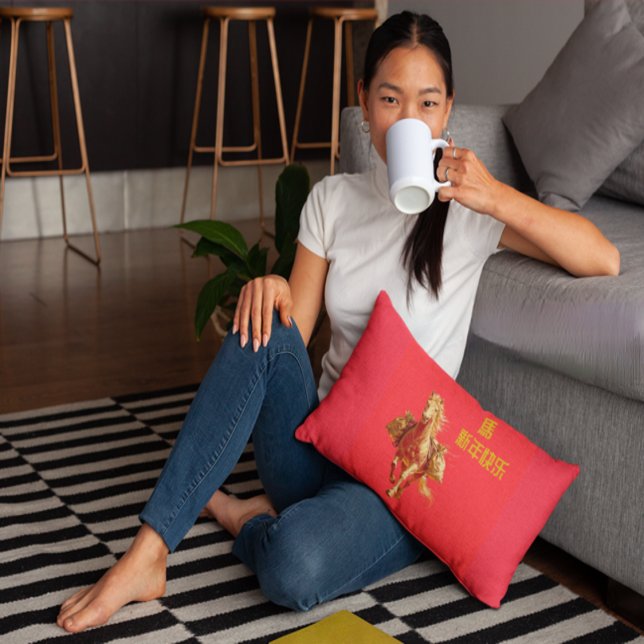 Coussin Gold Horse Chinese New Year 2026 Throw Pillow (Créateur téléchargé)