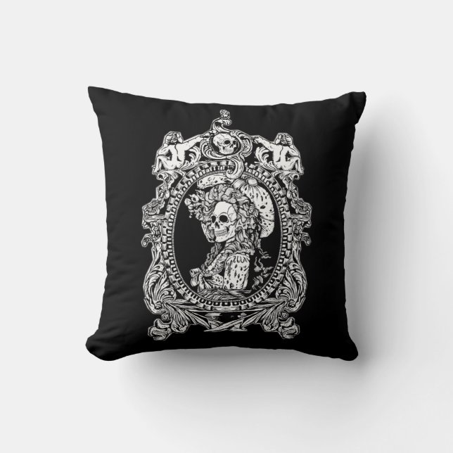 Coussin Gothique Maiden (Recto)