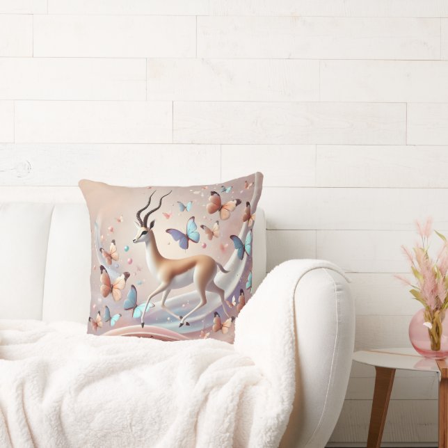 Coussin Grace in Motion Gazelle and Butterflies Fantasy  (Canapé)