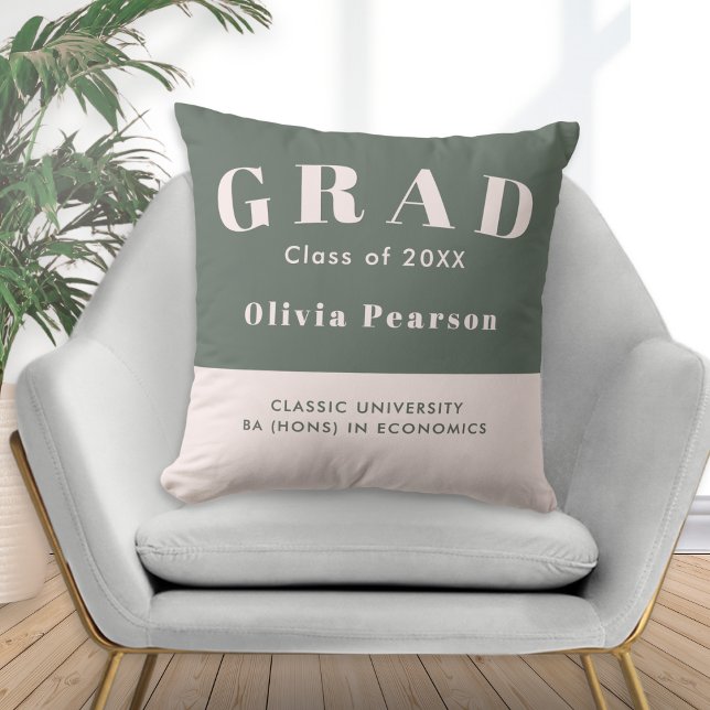 Coussin Graduation Class of 20XX Sage Green Blush Keepsake (A sage green and pink throw pillow with 'GRAD' text, personalized with name, university and degree)