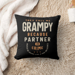 Coussin Grampy : Le Malicieux Sidekick