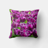 Coussin Grand champ de tulipes pourpres (Verso)