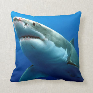 Coussin Grand requin blanc