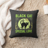 Coussin Graphisme d'amour spécial chat noir Halloween (Couverture)