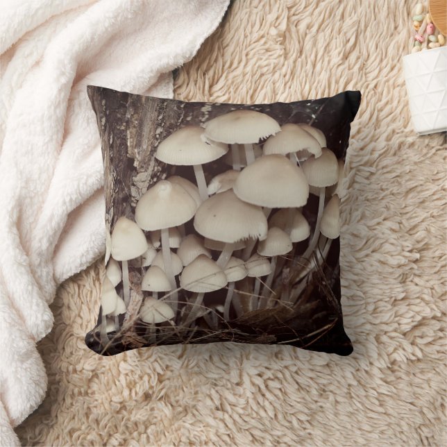 Coussin Grappe de champignons sauvages blancs (Couverture)