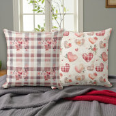 Coussin Gray and Red Gingham Hearts Double Sided