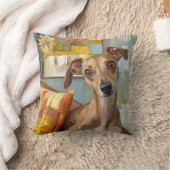 Coussin Greyhound sur un canapé (Couverture)