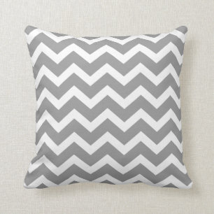 Coussin gris de rayure de Chevron