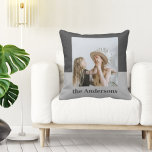 Coussin Gris moderne | Photo | Cadeau de nom de famille<br><div class="desc">Gris moderne | Photo | Cadeau de nom de famille</div>