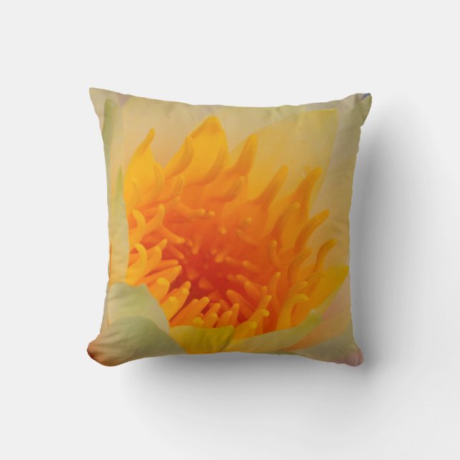 Coussin Gros plan d'un nénuphar (Recto)