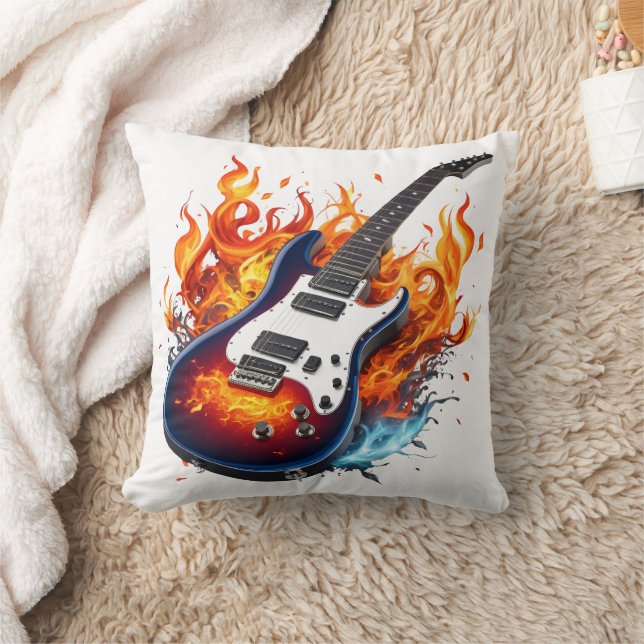 Coussin Guitare vibrante entourée de flammes au crépuscule (Couverture)