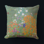 Coussin Gustav Klimt Fleur Jardin Cottage Nature<br><div class="desc">Un beau tableau de jardin - c'est un tableau classique de Gustav Klimt,  appelé Cottage Garden,  ou Bauergarten,  1907,  qui est un gros plan d'un jardin fleuri,  un tableau floral coloré.</div>