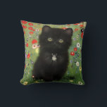 Coussin Gustav Klimt Kitten<br><div class="desc">Coussin avec un chaton Gustav Klimt ! Ce chaton noir porte un collier d'argent et s'assoit dans un champ de fleurs rouges,  bleues,  blanches et jaunes. Un cadeau merveilleux pour les amateurs d'art amoureux des chats et autrichiens !</div>