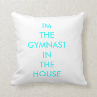 COUSSIN GYMNASTE DANS LA MAISON