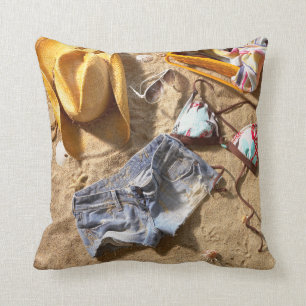 Coussin Habillement laissé sur la plage