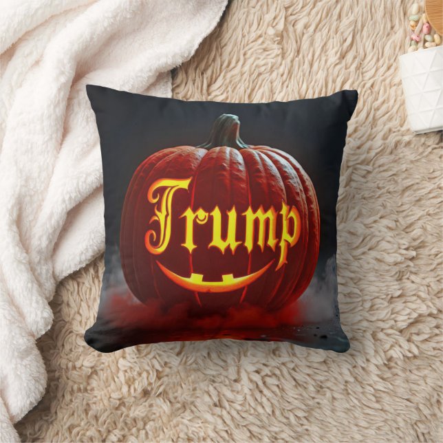 Coussin Halloween Trump Jack-o-lanterne dans le brouillard (Couverture)