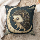 Coussin Hérisson mignon assis sur un croissant de lune (Couverture)