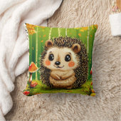 Coussin Hérisson mignon sur fond de forêt verte (Couverture)