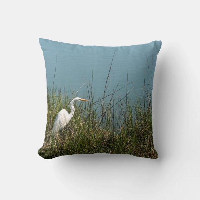 Coussin Héron blanc se tenant dans l'eau de l'herbe W (Recto)