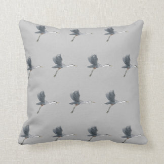 Coussin Héron de grand bleu volant