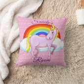Coussin heureux de carré de licorne (Couverture)