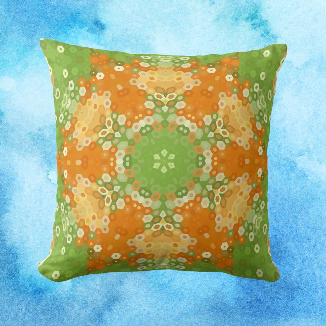 Coussin Hex Mandala Green et Orange (Green and Orange Hexagon Mandala Throw Pillow by Wormhole Orbital)