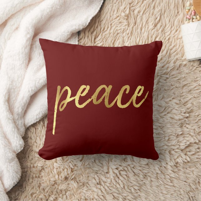 Coussin Holiday Peace | Faux Gold Foil Calligraphie rouge (Couverture)
