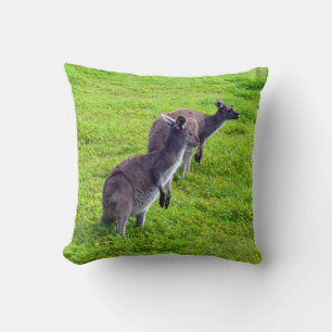Coussin Horizons sans limites : Kangourous gris sur plaine
