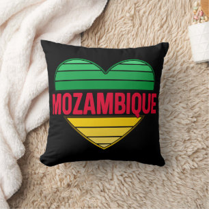 Coussin I Love Mozambique, le coeur mozambicain