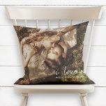 Coussin I Love Us Couple Quote Photo de Names<br><div class="desc">Une belle façon de célébrer votre relation, ce design coussin de photo comprend "i love us" en blanc écriture de script superposé en bas à droite, suivi de vos noms. Pour personnaliser, remplacez par votre photo et modifiez le champ noms. Note : il est préférable d'utiliser une image de couleur...</div>