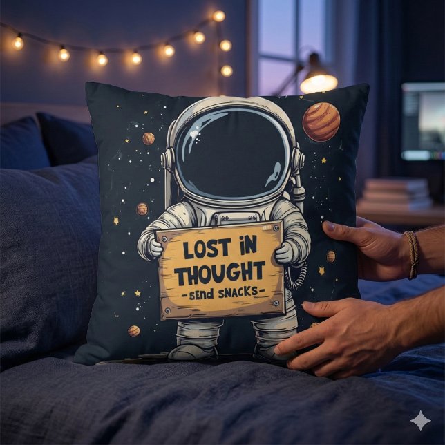 Coussin Illustration d'astronaute drôle perdu dans ses pen (Funny Lost in Thought Astronaut Space Illustration Throw Pillow Mockup E)