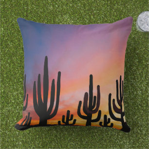 Coussin Image du lever de soleil sur un paysage désertique