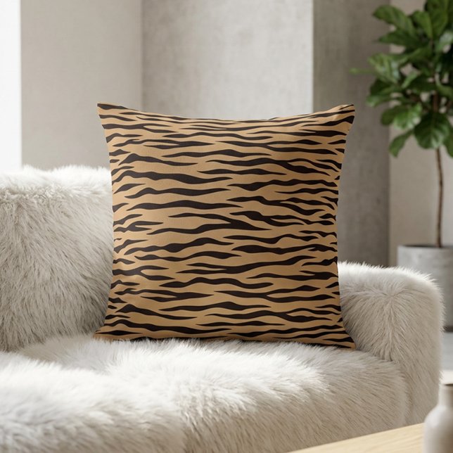 Coussin Impression animale rayure de tigre chic Safari mar (Chic Tiger Stripe Animal Print Safari Brown Black Throw Pillow)