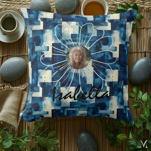 Coussin Indigo Bloom Géométrique – Portrait Abstrait Éléga (Créateur téléchargé)
