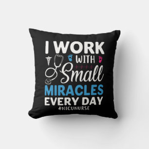 Coussin Infirmière Cadeau Je Travaille Avec Petite