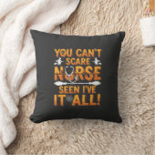Coussin Infirmière d'Halloween a tout vu Design_1 (Couverture)