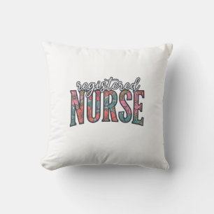 Coussin Infirmière diplômée T-shirt à typographie florale