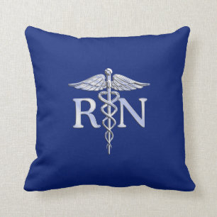 Coussin Infirmière inscrite RN Silver Caduceus sur Navy Bl