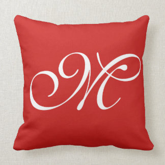 Coussin initial rouge de M