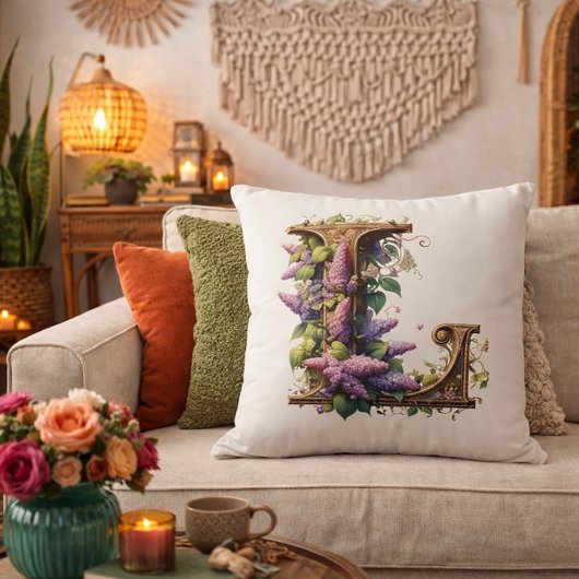 Coussin Initiale "L" - Élégante conception florale Lilac