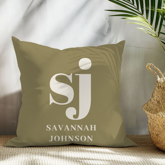 Coussin Initiales en monogramme vert olive et crème (Créateur téléchargé)