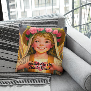 Coussin Innocence Capturée : Petite Fille Tenant Tendremen
